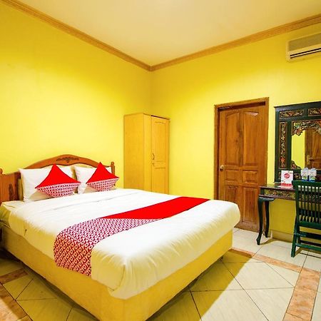 Oyo 1770 Hotel Mawar Saron 2 Kejayan Esterno foto