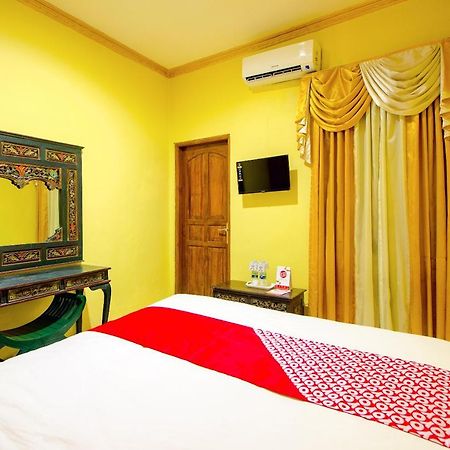 Oyo 1770 Hotel Mawar Saron 2 Kejayan Esterno foto