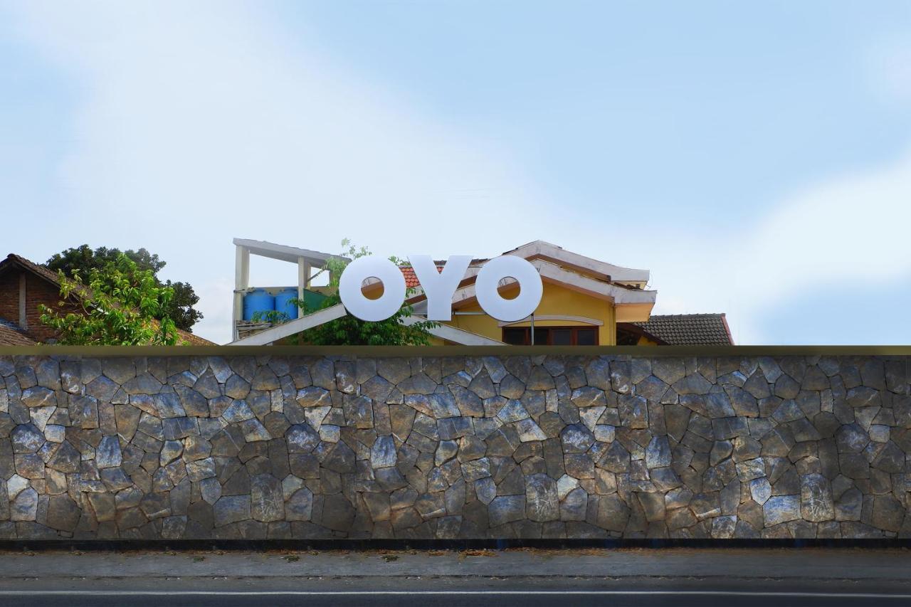 Oyo 1770 Hotel Mawar Saron 2 Kejayan Esterno foto