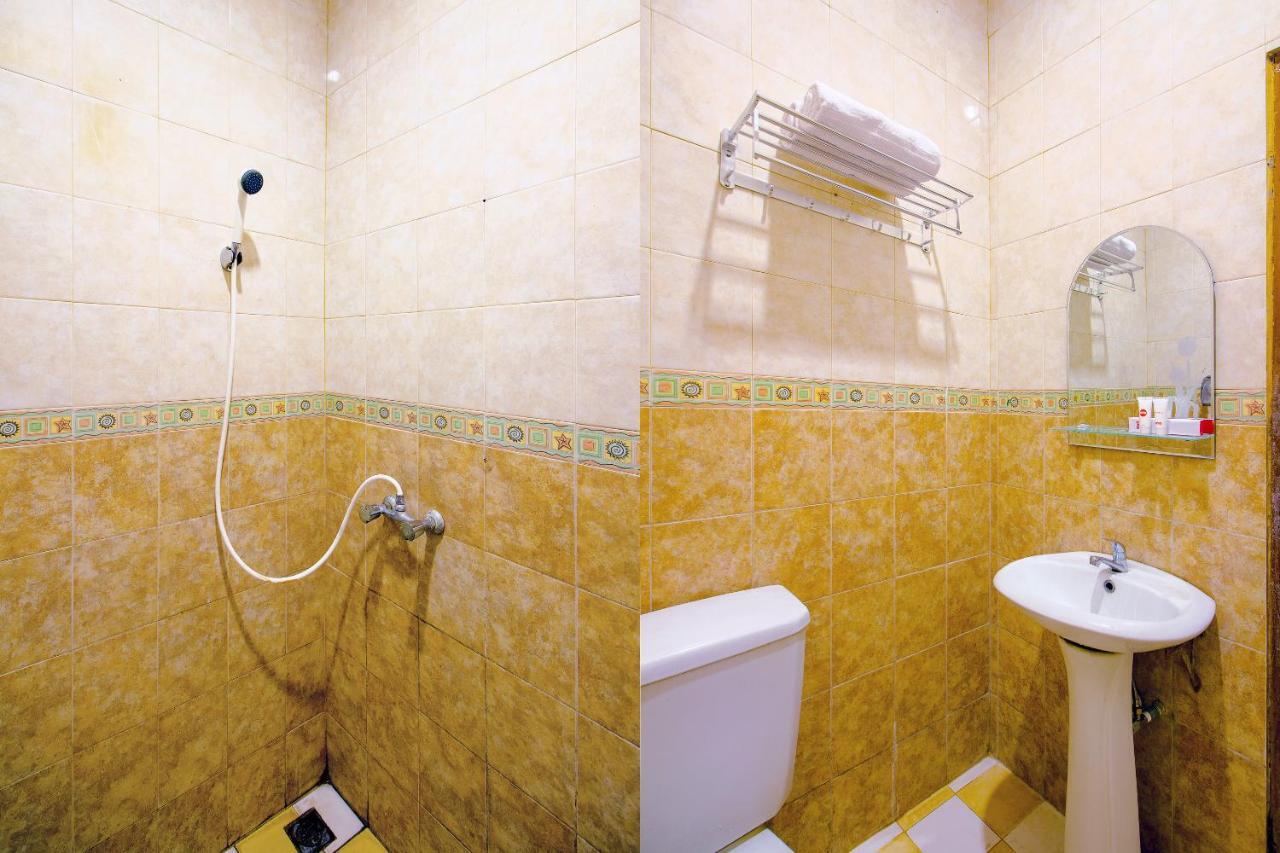 Oyo 1770 Hotel Mawar Saron 2 Kejayan Esterno foto