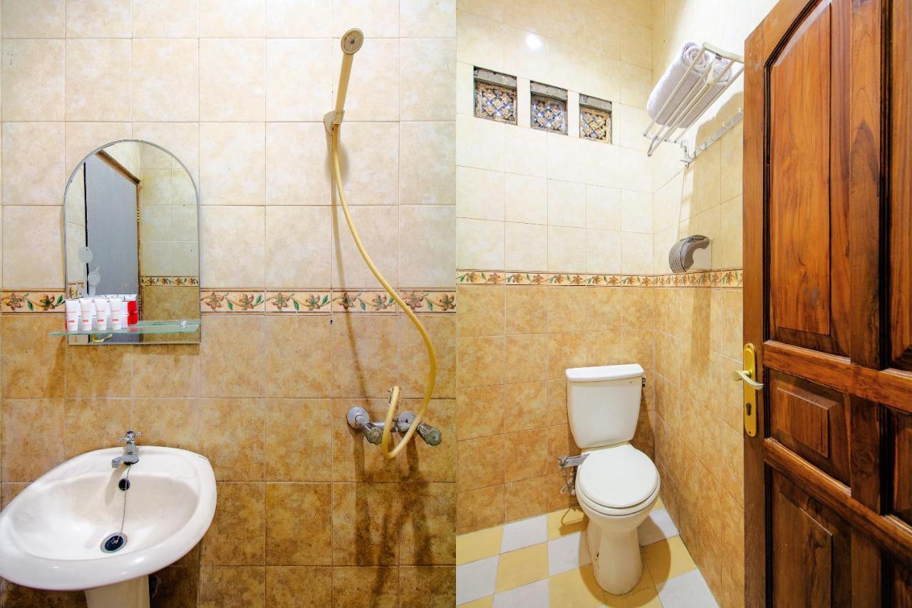 Oyo 1770 Hotel Mawar Saron 2 Kejayan Esterno foto