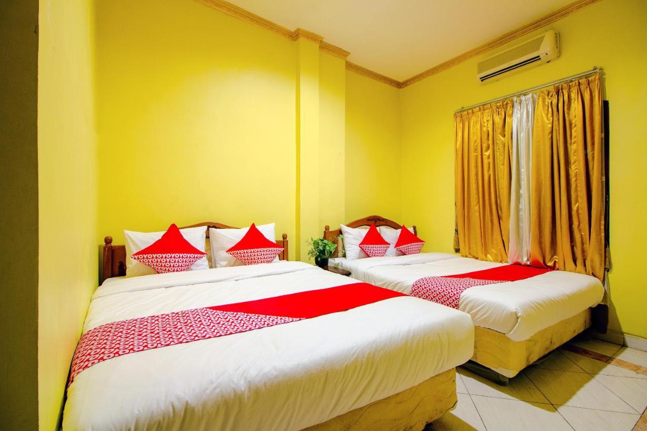 Oyo 1770 Hotel Mawar Saron 2 Kejayan Esterno foto